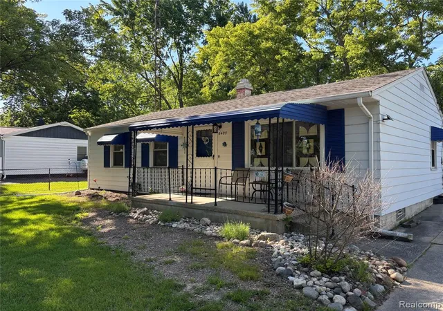 Homes for sale in Grand Blanc, MI | 6405 Springdale, Grand Blanc, MI 48439 | MLS# 60997745