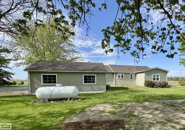 Homes for sale in Yale, MI | 15687 Norman Rd, Yale, MI 48097 | MLS# 50198929