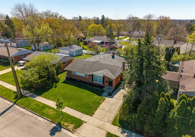 Homes for sale in Saline, MI | 350 Hollywood Dr, Saline, MI 48176 | MLS# 70526988
