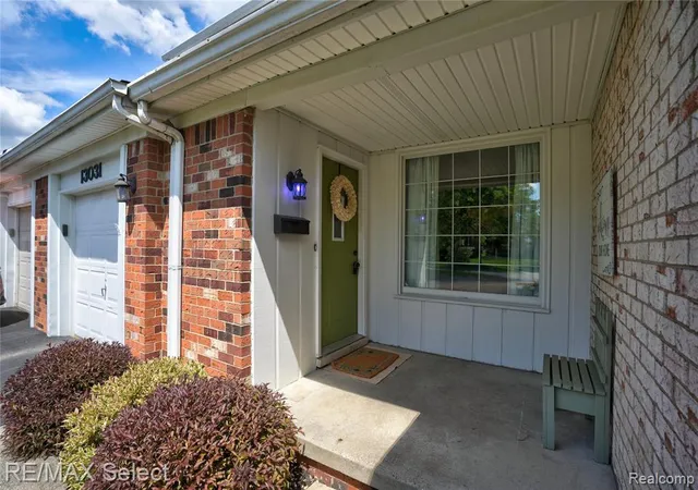 Homes for sale in Grand Blanc, MI | 13031 Lockmoor Dr, Grand Blanc, MI 48439 | MLS# 61005322