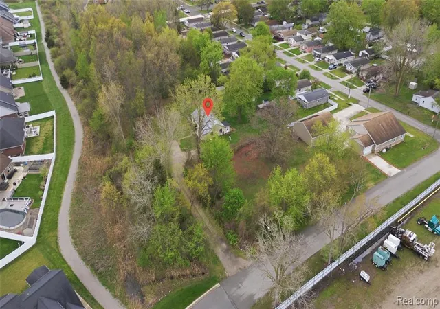 Homes for sale in Brownstown, MI | 20052 Pine St, Brownstown, MI 48183 | MLS# 60989184