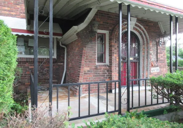 Photo 2 of Sale Pending at 4650 Devonshire Rd, Detroit, MI 48224 3640 | MLS# 61005152 | Listing updated on 2026-09-14