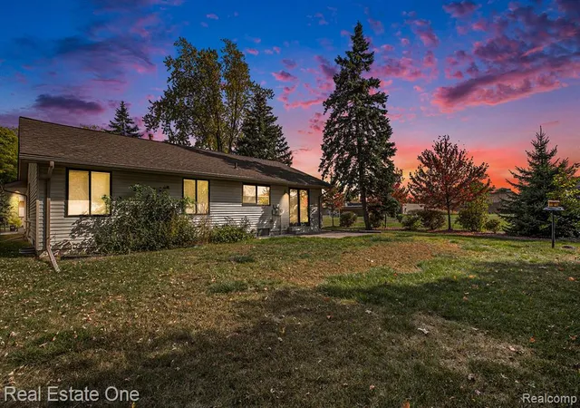 4th image of 3373 Auburn Dr, Troy, MI 48083 | MLS# 60945324