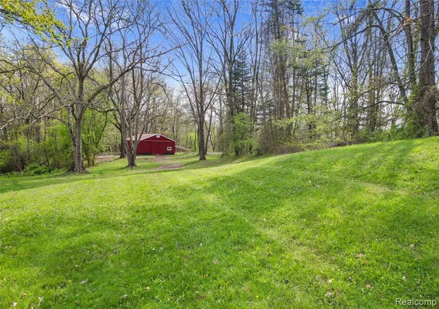 3rd image of 2300 Old Plank Rd, Milford, MI 48381 | MLS# 61001938