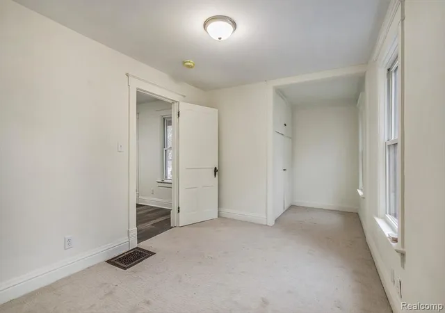 4th image of 1017 Washtenaw Rd, Ypsilanti, MI 48197 | MLS# 60977180