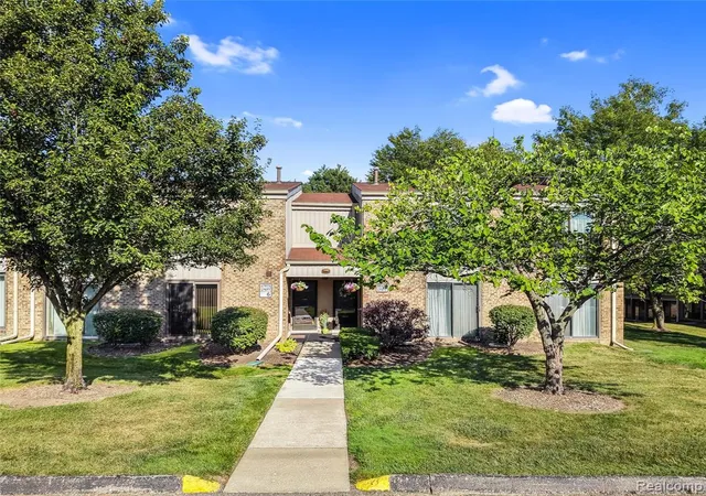 Photo 3 of Condo for sale at 17973 University Park Dr, Livonia, MI 48152 3929 | MLS# 61025562 | Listing updated on 2026-09-12