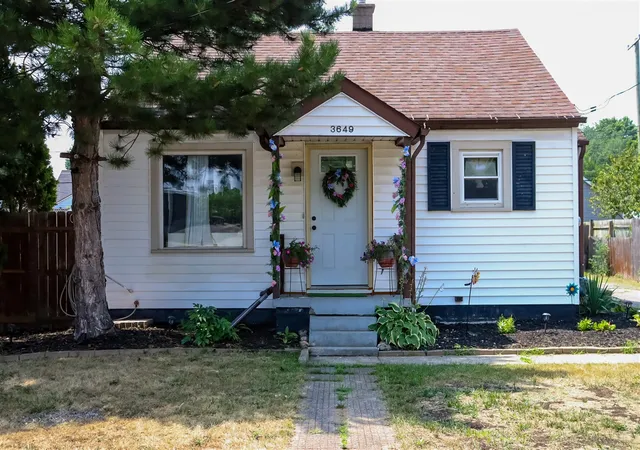 Photo 1 of Single family home for sale at 3649 Jefferson Ave, Grand Rapids, MI 49548 | MLS# 70547291 | Listing updated on 2026-07-22