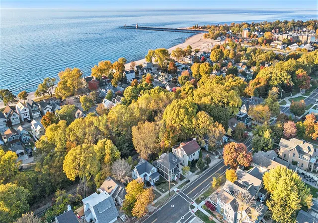 Homes for sale in Saint Joseph, MI | 926 Lake Blvd, Saint Joseph, MI 49085 | MLS# 70543384