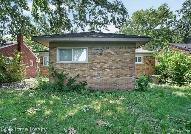 Homes for sale in Oak Park, MI | 14620 Pearson St, Oak Park, MI 48237 | MLS# 61007932