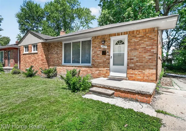 Homes for sale in Oak Park, MI | 14620 Pearson St, Oak Park, MI 48237 | MLS# 61007932