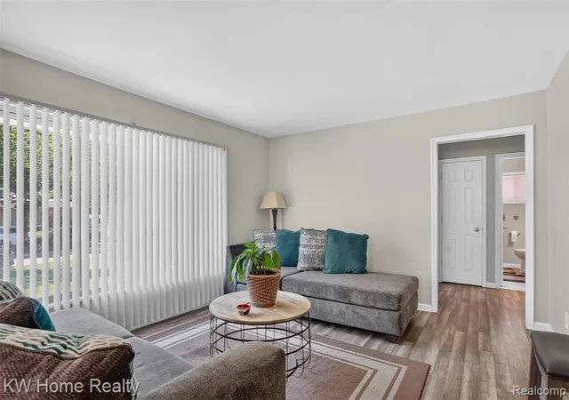 Homes for sale in Oak Park, MI | 14620 Pearson St, Oak Park, MI 48237 | MLS# 61007932