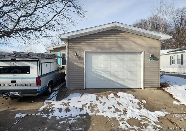 3rd image of 450 Glencoe, Temperance, MI 48182 | MLS# 60958179