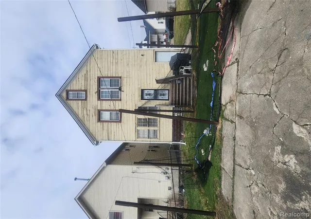 Homes for sale in Hamtramck, MI | 2400 Danforth St, Hamtramck, MI 48212 | MLS# 60998113