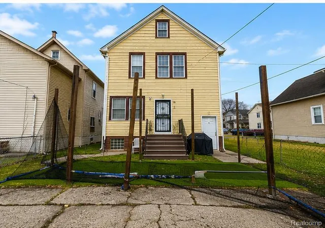 Homes for sale in Hamtramck, MI | 2400 Danforth St, Hamtramck, MI 48212 | MLS# 60998113