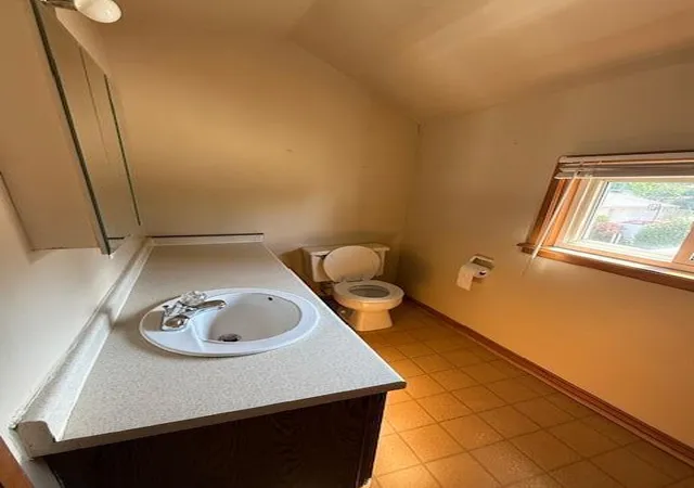 Listing Photo 2 - Condo for sale in building located at 464 Elm St, Wyandotte, MI 48192-5838