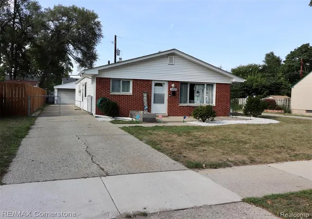 Photo 3 of Single family home for sale at 34280 Harroun St, Wayne, MI 48184 2412 | MLS# 61024207 | Listing updated on 2026-09-02