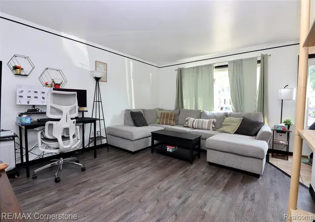 Photo 5 of Single family home for sale at 34280 Harroun St, Wayne, MI 48184 2412 | MLS# 61024207 | Listing updated on 2026-09-02