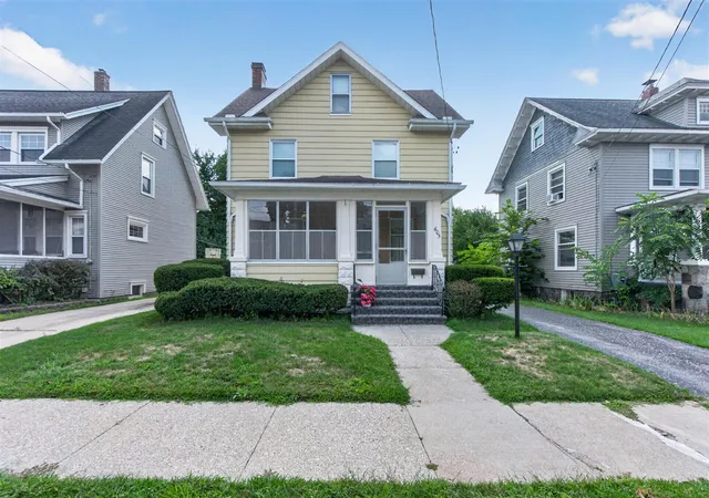 Photo 1 of Single family home for sale at 605 Harwood St, Jackson, MI 49203 | MLS# 70553898 | Listing updated on 2026-09-08