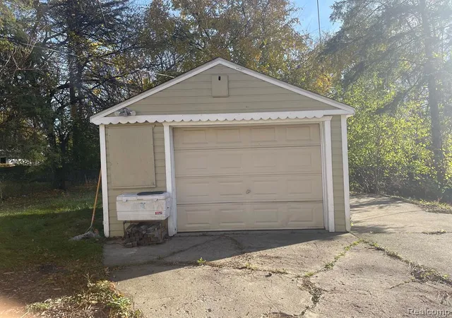 18th image of 18240 Codding St, Detroit, MI 48219 | MLS# 60355407