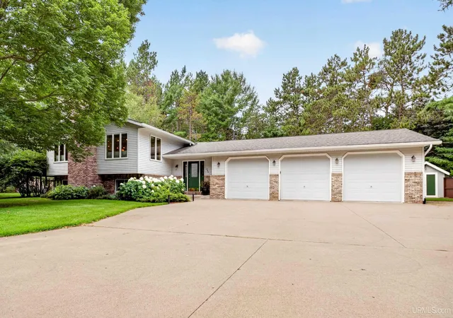Photo 55 of Single family home for sale at 243 Timber Ln, Marquette, MI 49855 | MLS# 50218736 | Listing updated on 2026-09-03