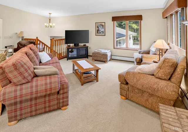 Photo 4 of Single family home for sale at 243 Timber Ln, Marquette, MI 49855 | MLS# 50218736 | Listing updated on 2026-10-01