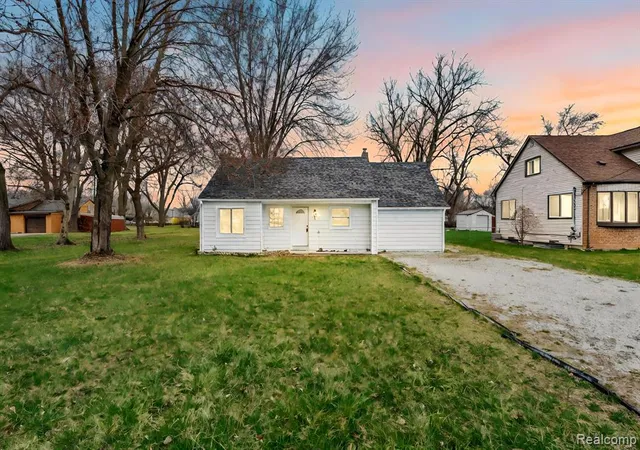 1st image of 2121 Chesley Dr, Sterling Heights, MI 48310 | MLS# 61002840