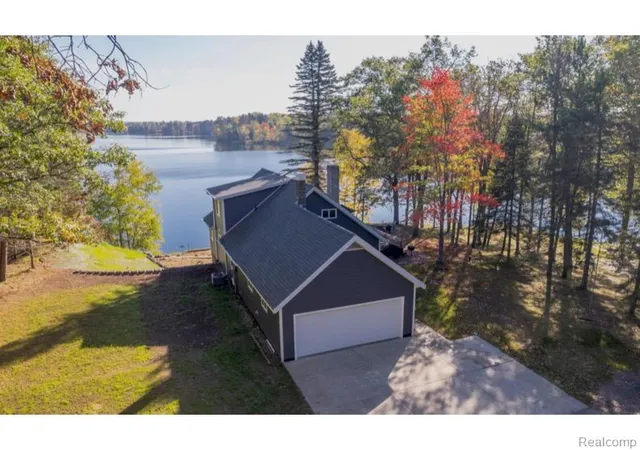 Homes for sale in Crystal Falls, MI | 128 Pine Point Dr, Crystal Falls, MI 49920 | MLS# 60997548