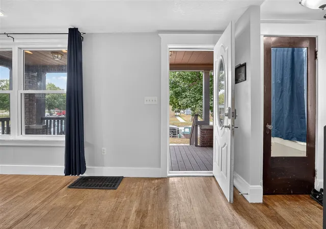 Photo 1 of Single family home for sale at 211 S Dean St, Bay City, MI 48706 | MLS# 70555271 | Listing updated on 2026-08-28