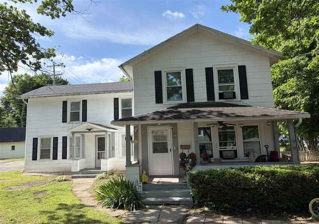 Homes for sale in Hillsdale, MI | 8 E South St, Hillsdale, MI 49242 | MLS# 70541332
