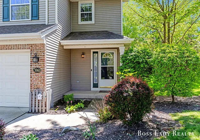 Homes for sale in Kentwood, MI | 3960 Old Elm Dr, Kentwood, MI 49512 | MLS# 70532062