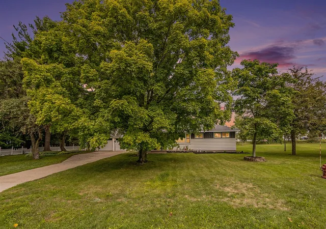 3rd image of 409 E Broadway Ave, Scottville, MI 49454 | MLS# 70490601