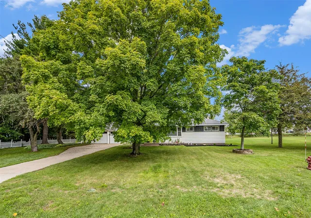 4th image of 409 E Broadway Ave, Scottville, MI 49454 | MLS# 70490601