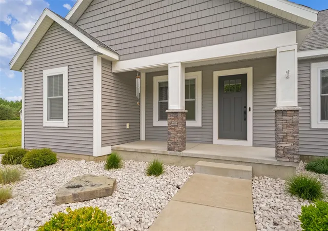 Homes for sale in West Olive, MI | 11839 Fillmore St, West Olive, MI 49460 | MLS# 70537887