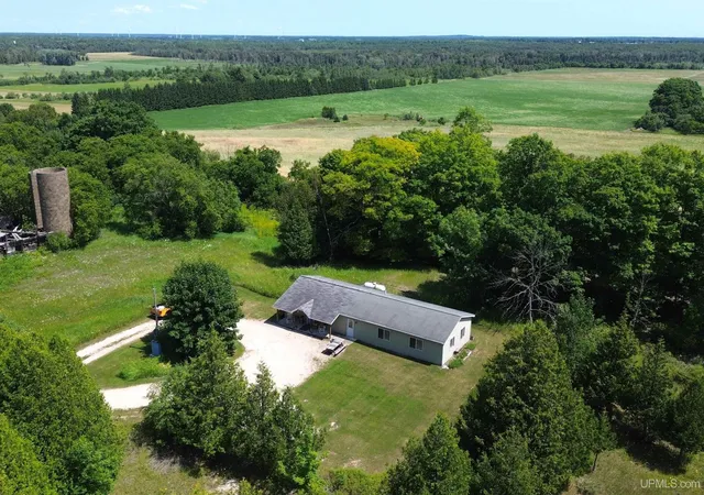 Single family home for sale at 5580 Ll Rd, Garden, MI 49835 | MLS# 50216258