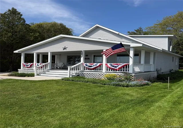 Homes for sale in Oscoda, MI | 6897 N Us Hwy 23, Oscoda, MI 48750 | MLS# 60997293