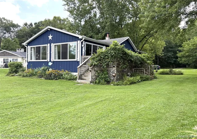 2nd image of 12035 Read Rd, Fenton, MI 48430 9541 | MLS# 61022966