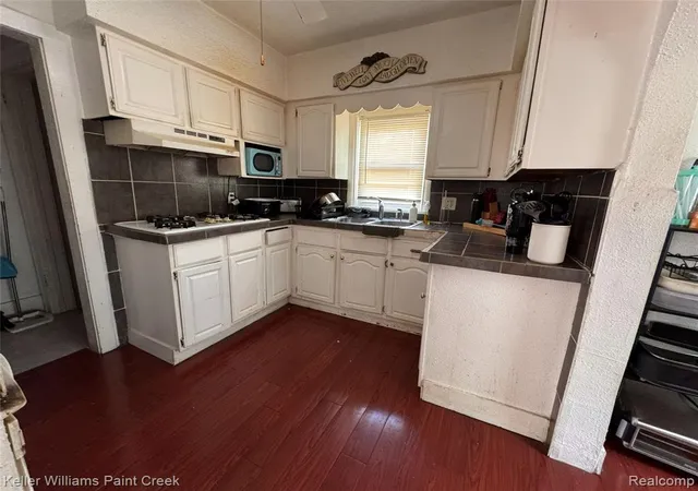 Photo 3 of Sale Pending at 93 S Anderson Ave, Pontiac, MI 48342 2909 | MLS# 61024289 | Listing updated on 2026-09-15