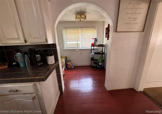 Photo 3 of Sale Pending at 93 S Anderson Ave, Pontiac, MI 48342 2909 | MLS# 61024289 | Listing updated on 2026-09-15