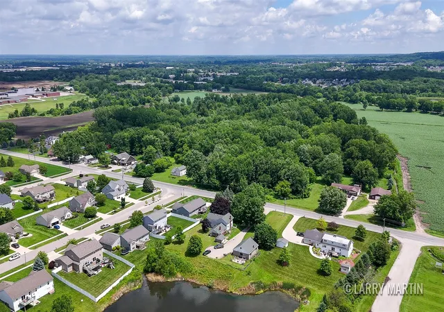 Photo 4 of Sale Pending at 8840 Burlingame Ave, Byron Center, MI 49315 | MLS# 70542018 | Listing updated on 2026-09-28