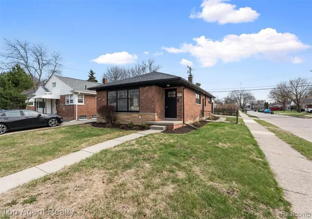 Photo 3 of Sale Pending at 12751 Oak Park Blvd, Oak Park, MI 48237 | MLS# 60982695 | Listing updated on 2026-07-07