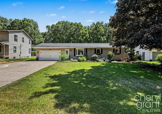 Homes for sale in Spring Lake, MI | 15888 Vinecrest Ave, Spring Lake, MI 49456 | MLS# 70538268
