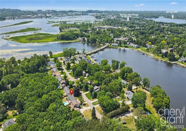 Homes for sale in Spring Lake, MI | 15888 Vinecrest Ave, Spring Lake, MI 49456 | MLS# 70538268