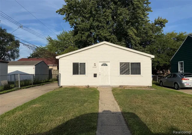 Photo 2 of Single family home for sale at 26039 Clancy St, Roseville, MI 48066 3104 | MLS# 61025356 | Listing updated on 2026-09-08