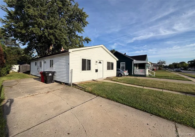 Photo 3 of Single family home for sale at 26039 Clancy St, Roseville, MI 48066 3104 | MLS# 61025356 | Listing updated on 2026-09-08
