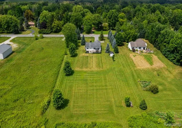 29th image of 13063 Seymour Rd, Gaines, MI 48436 | MLS# 61022018