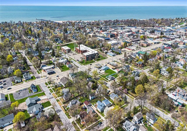 4th image of 512 Lagrange St, South Haven, MI 49090 | MLS# 70526001