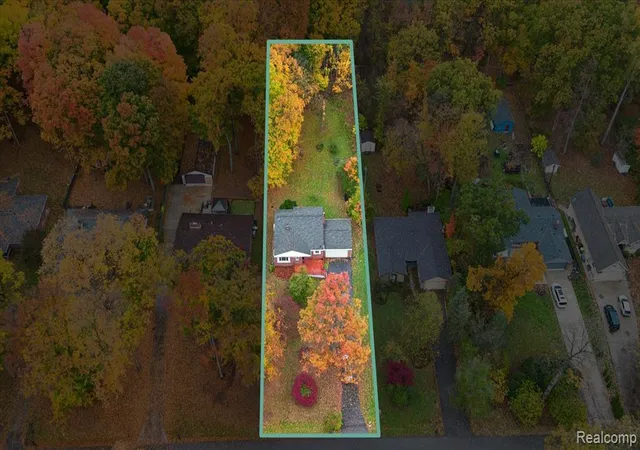 Photo 2 of Sale Pending at 21473 Lundy Dr, Farmington Hills, MI 48336 | MLS# 60980340 | Listing updated on 2026-07-07