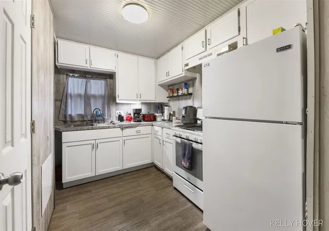 Homes for sale in Grand Rapids, MI | 428 Fernando St, Grand Rapids, MI 49505 | MLS# 70539966