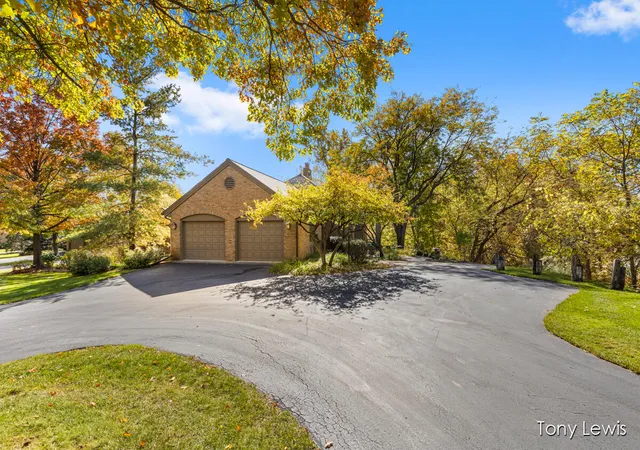 4th image of 610 Cascade Hills Holw, Grand Rapids, MI 49546 | MLS# 70437157