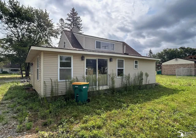 Photo 3 of Sale Pending at 8092 Marlowe Ave, Belleville, MI 48111 | MLS# 50219379 | Listing updated on 2026-08-30